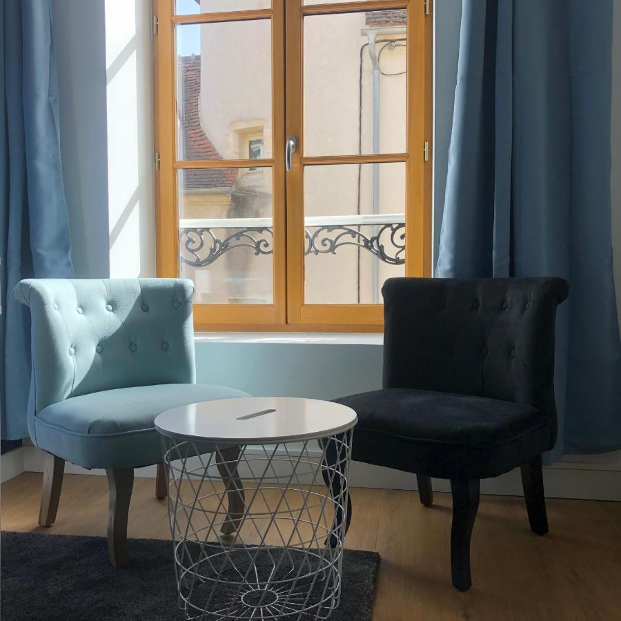 Hotel Restaurant La Place Saint-Amand-Mont-Rond Bagian luar foto