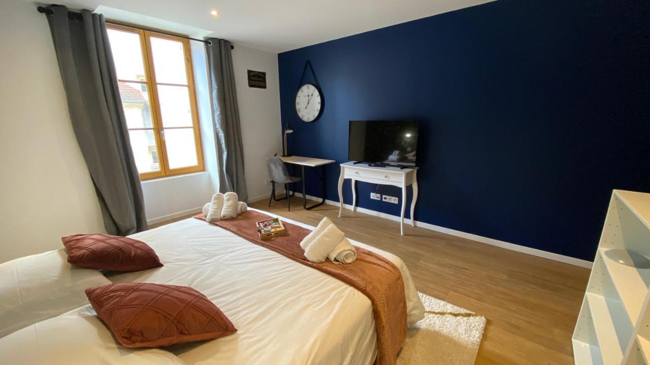 Hotel Restaurant La Place Saint-Amand-Mont-Rond Bagian luar foto